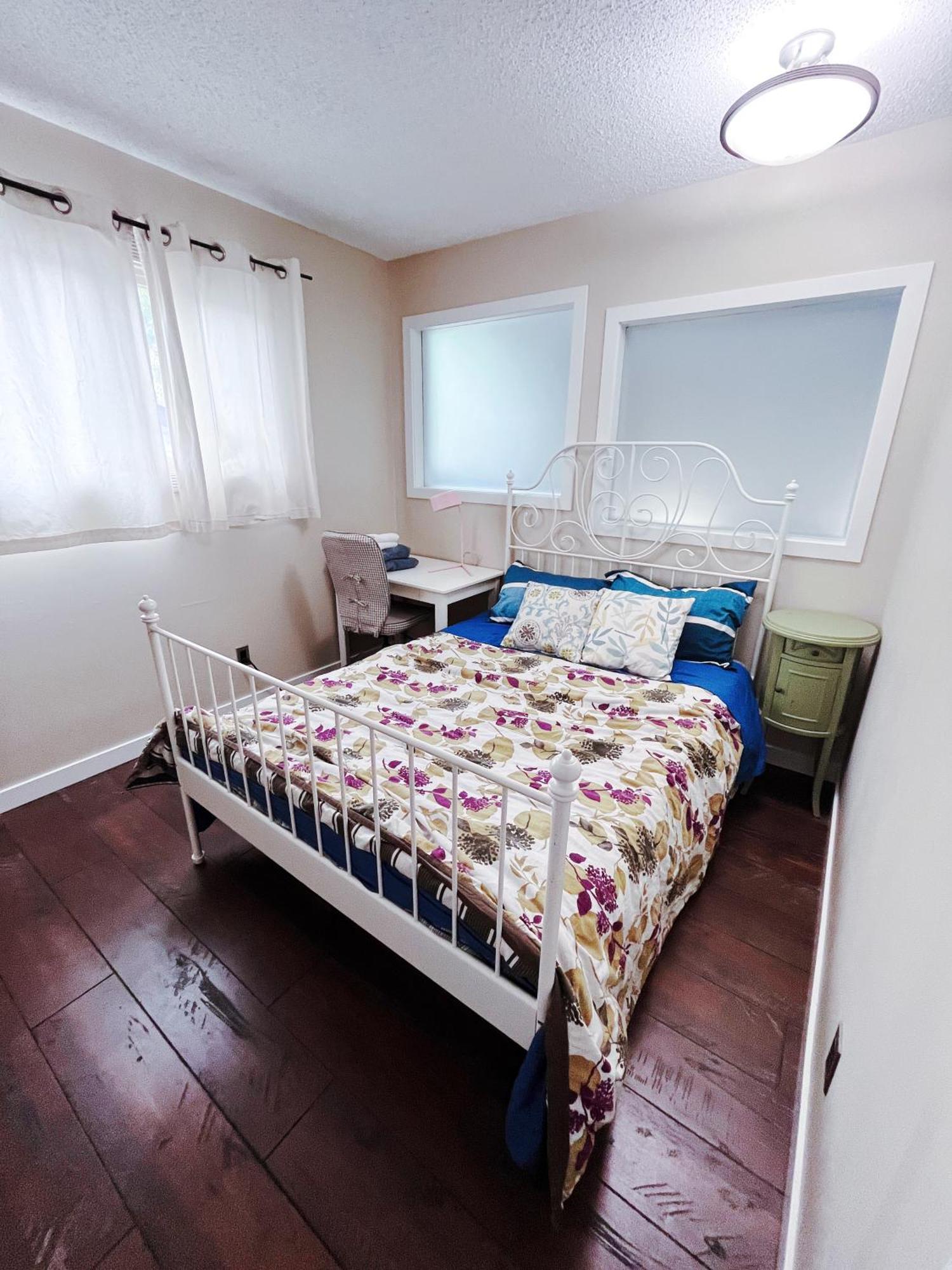 Gorgeous House&30 Second Bus Station Close C-Train& Free Parking YYC Екстериор снимка