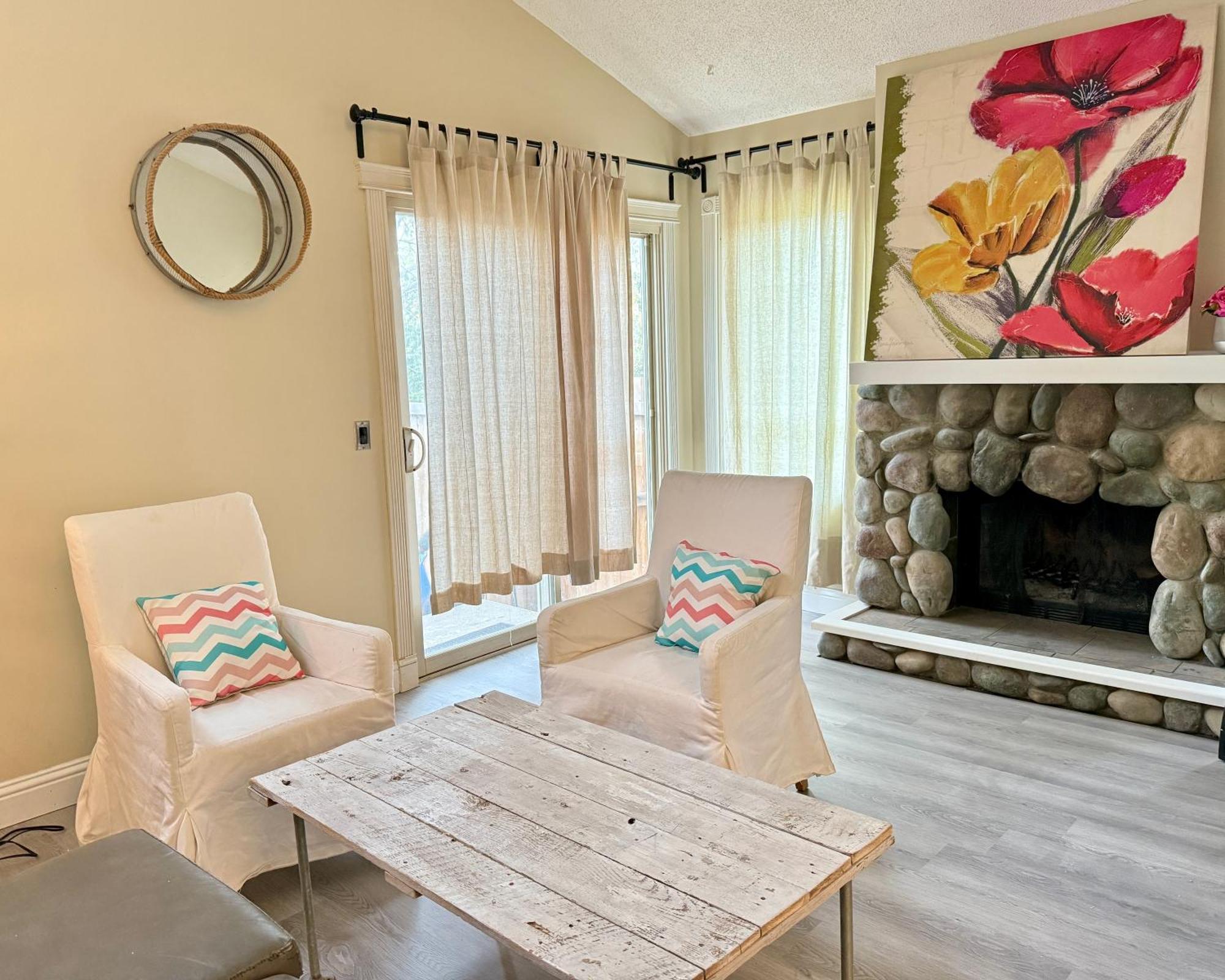 Gorgeous House&30 Second Bus Station Close C-Train& Free Parking YYC Екстериор снимка